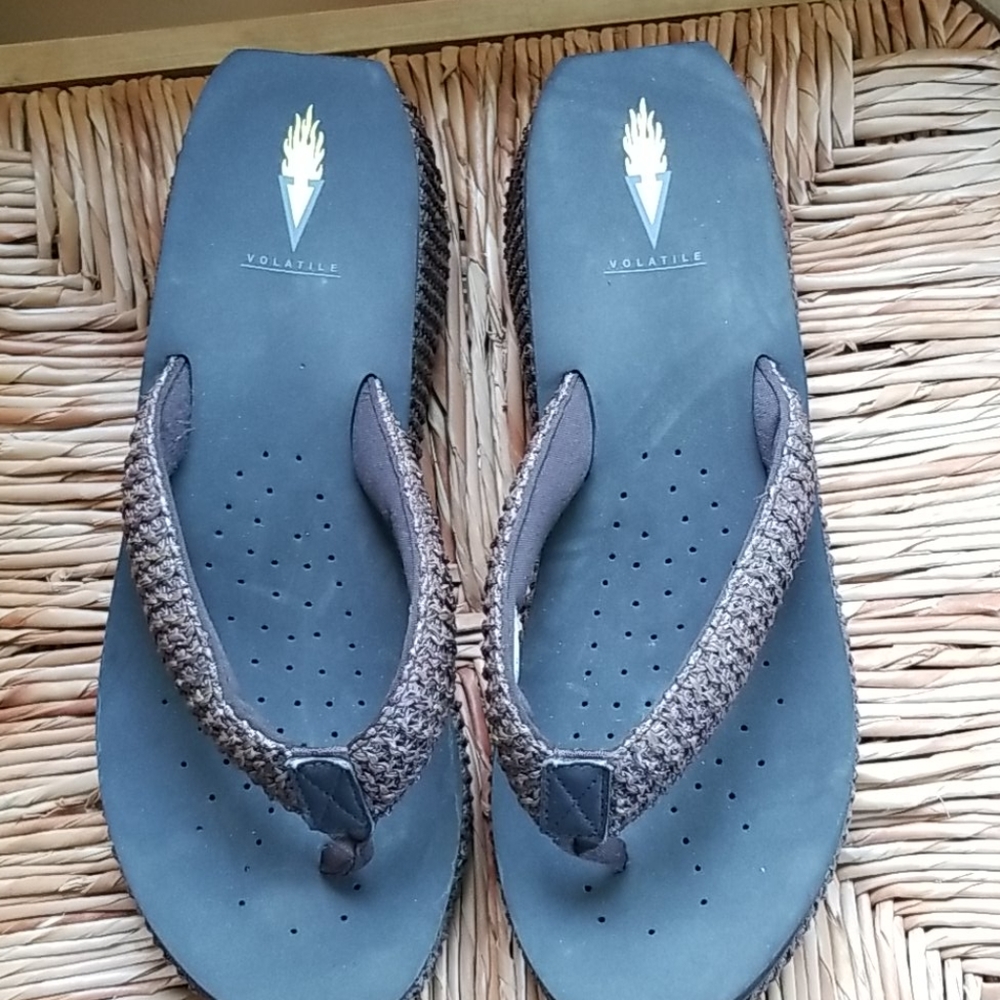 VOlATILE  Island wedge  sandle